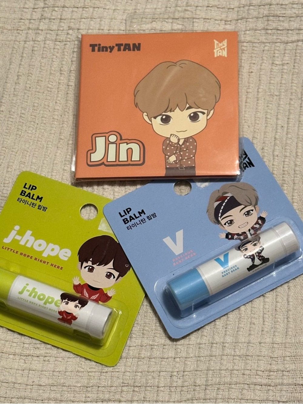 BTS J-Hope & V Lip Balm Duo - Green & Blue
And Memo Set